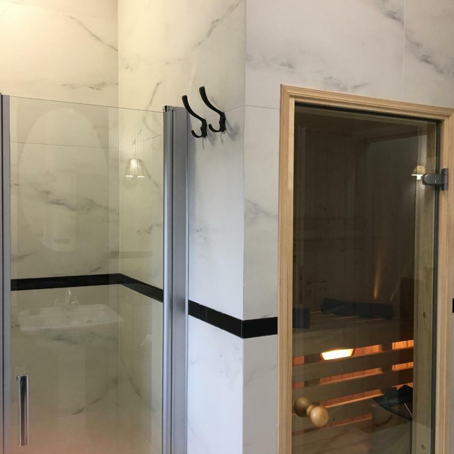 Family & Business Sauna Apartments Sienkiewicza No1 Centrum Plac Lliteratow- Piekny Apartament - 1 Bedroom With Private Sauna, Bath With Hydromassage, Parking Кельце Екстер'єр фото